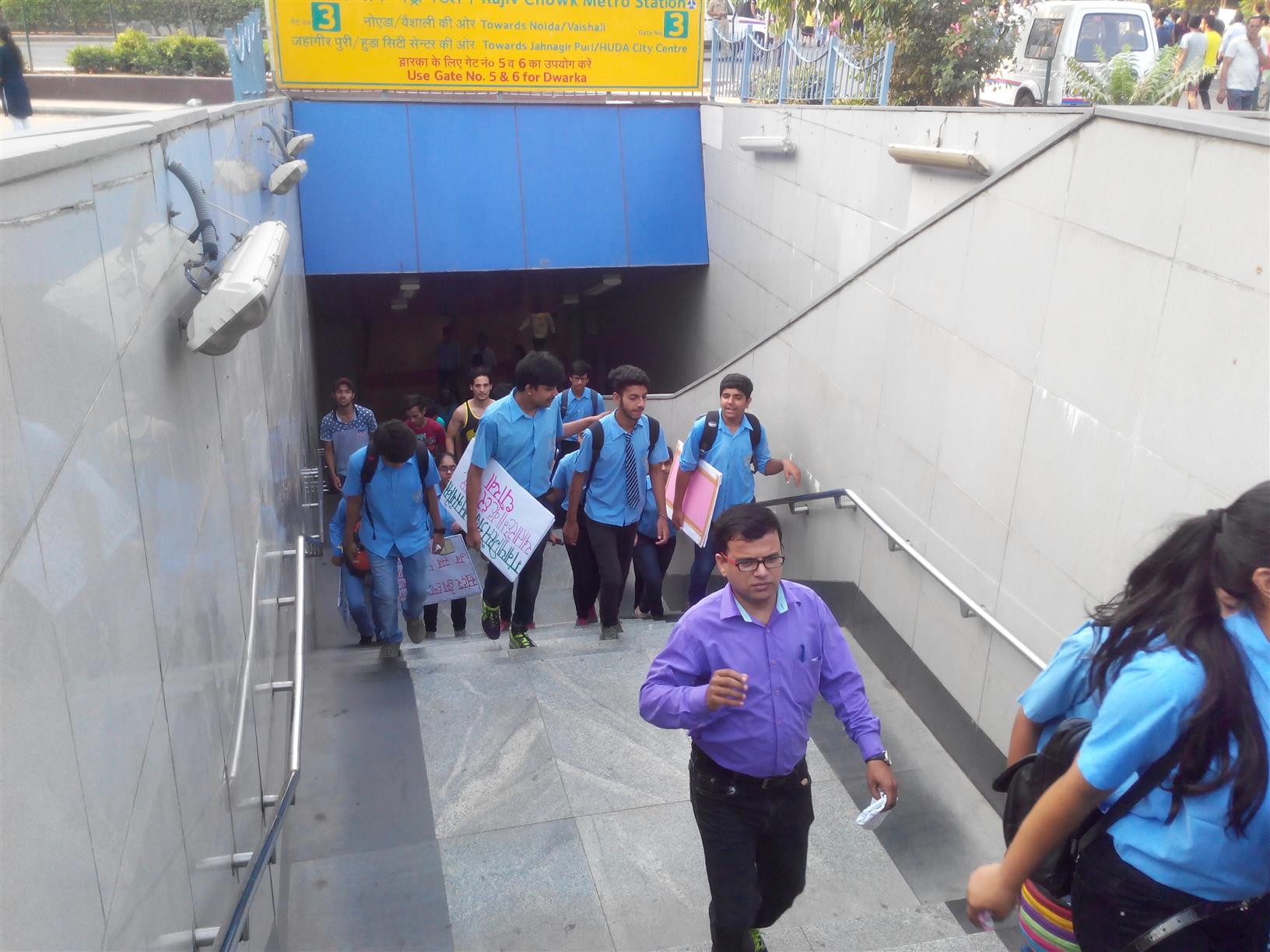 School students heading towards WED venue at Connaught Place, New Delhi on 5th June, 2016